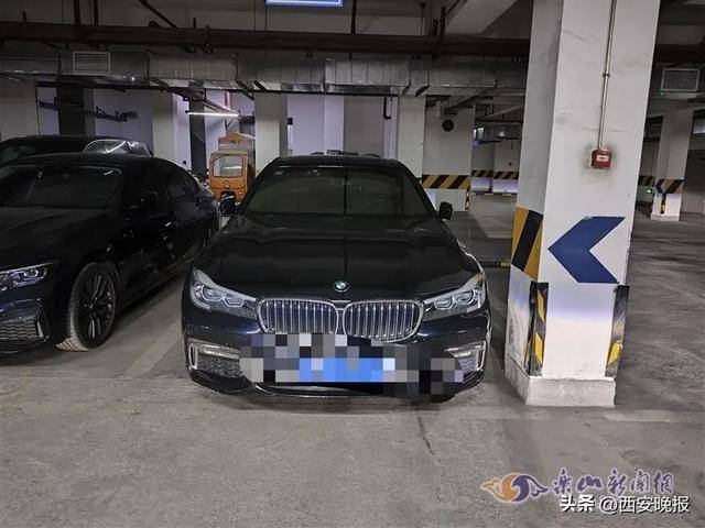 女主播凌晨马路边直播，拒绝宝马司机搭讪后被撞？警方：李某（男，48岁）被抓