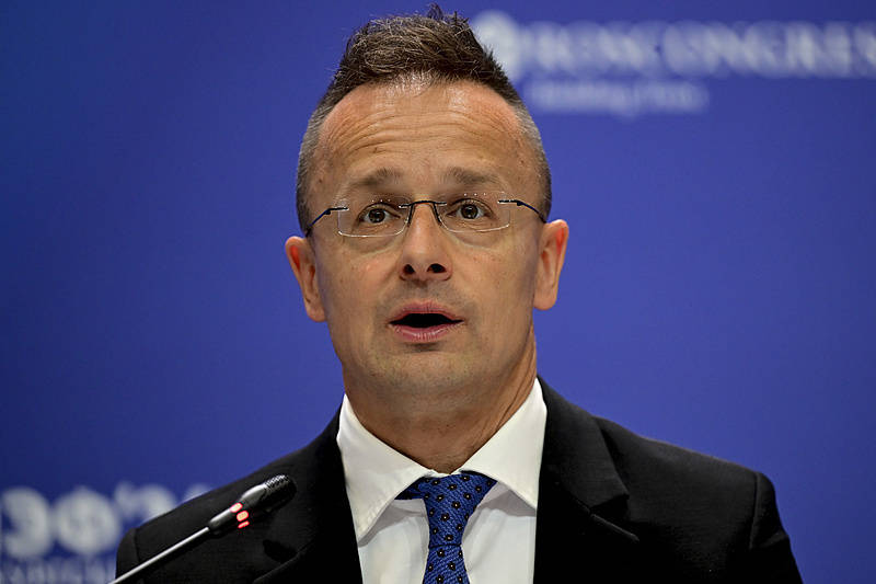 匈牙利外交部长:允许乌克兰远程打击俄境内目标是危险行为