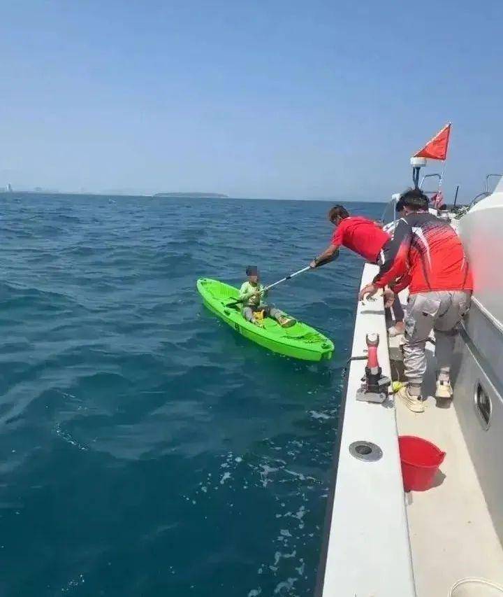 海上漂了一夜的小孩，刚回来又不见了？知情人扒出“调皮黑历史”
