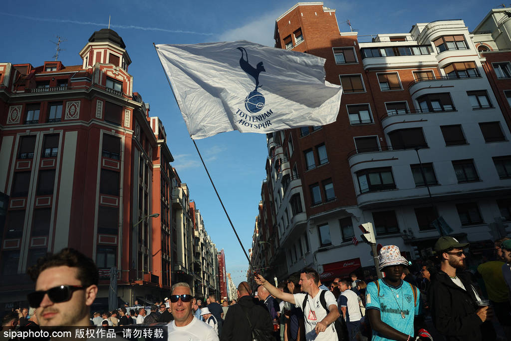 0-1!欧联梦碎夜,拉特克利夫与阿莫林的“死亡凝视”:曼联的寒冬还要熬多久?