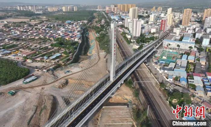 山西最大吨位、最大跨度斜拉转体桥全面贯通