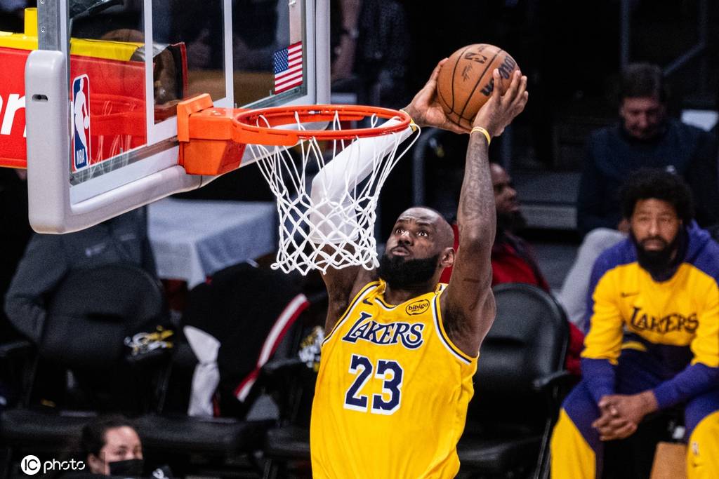 詹姆斯新决定让湖人犯难 特权保卫战恐演变成大交易?