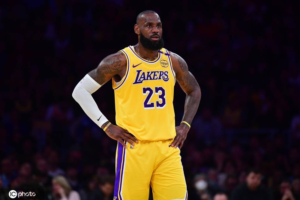 詹姆斯新决定让湖人犯难 特权保卫战恐演变成大交易?