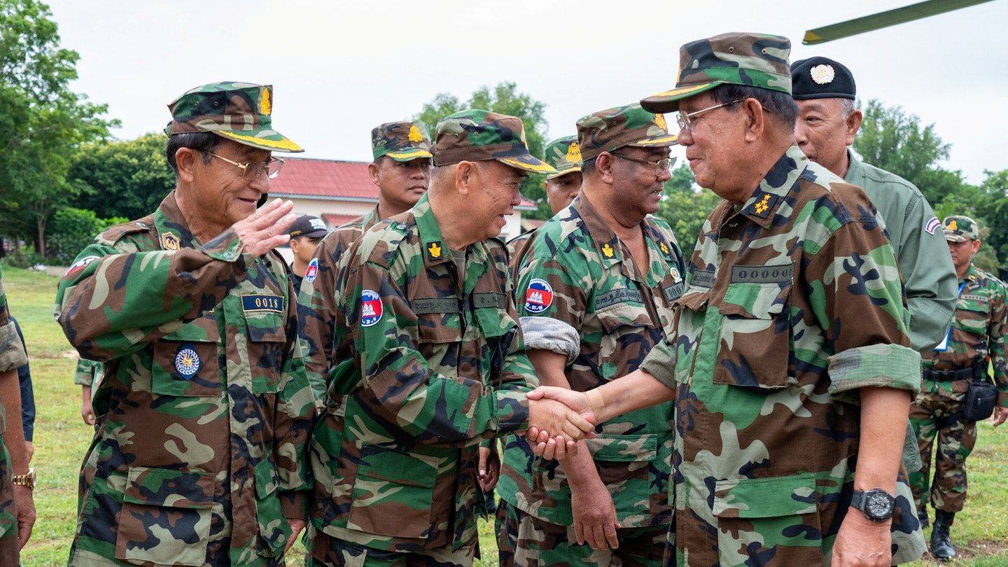 洪森为何主动挑衅泰国?是给儿子挖坑,还是防止柬埔寨倒向美国?