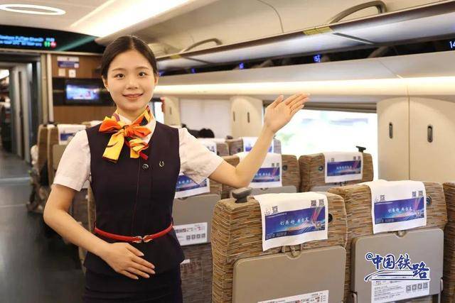 高铁F座为什么最受欢迎?这份选座攻略请收好→