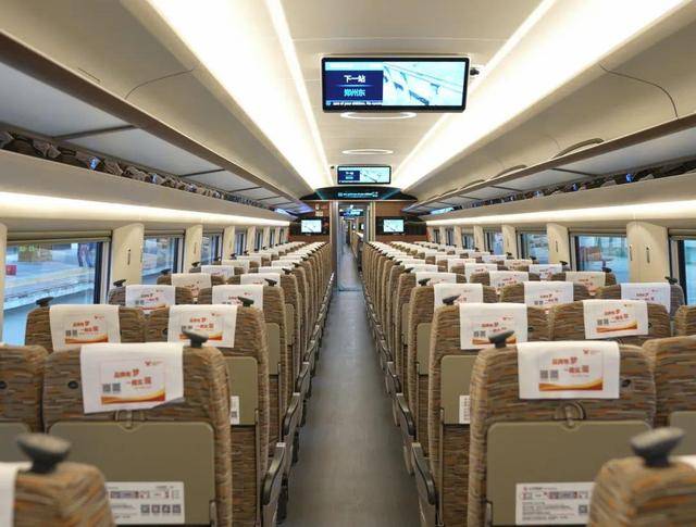 高铁F座为什么最受欢迎?这份选座攻略请收好→