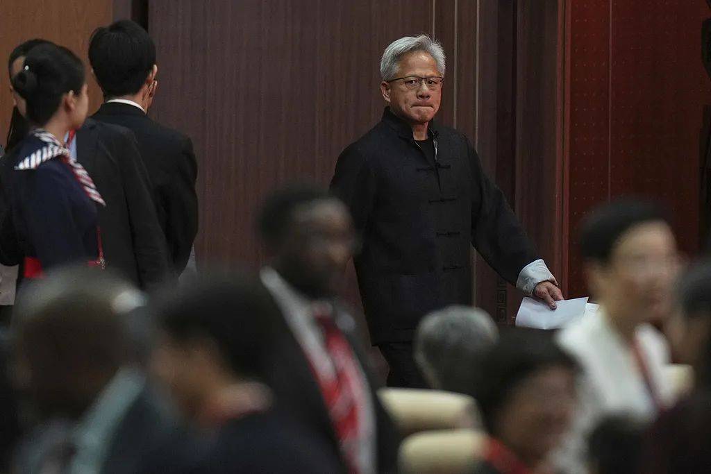 黄仁勋中国行:轻视华为的人极其天真,小米堪称奇迹