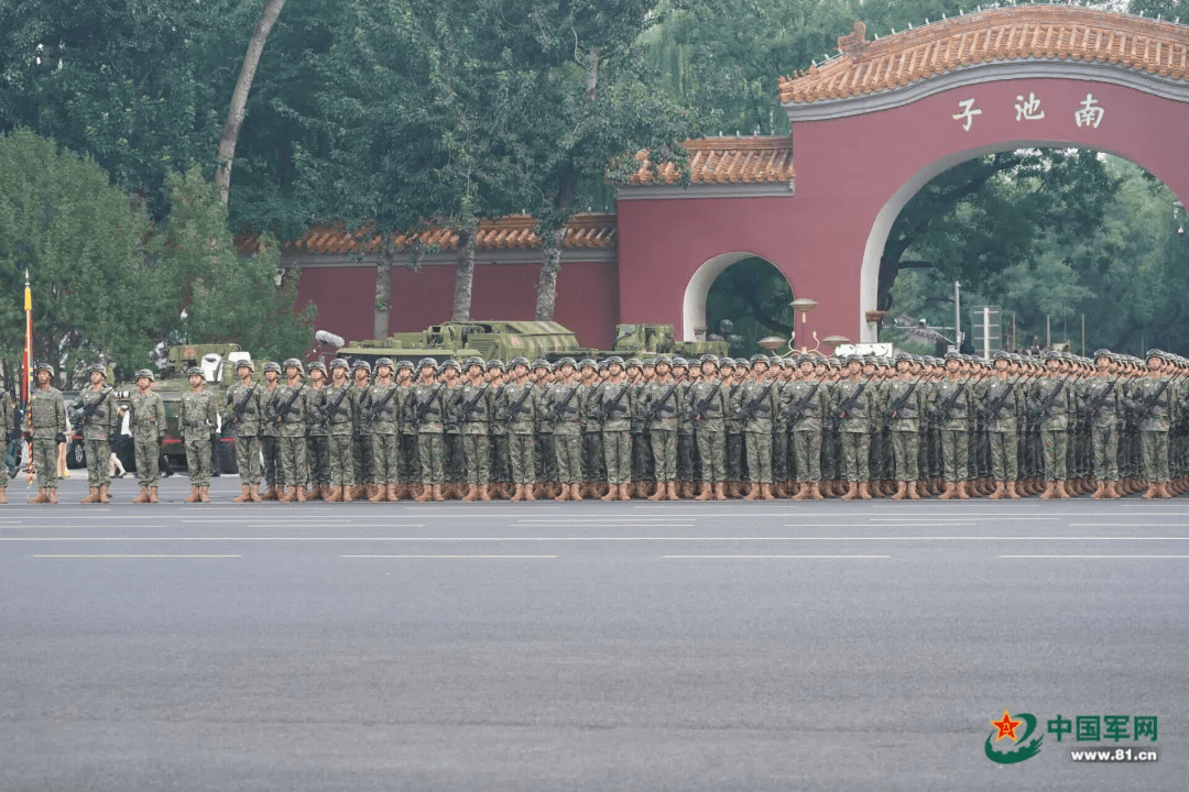 军事记者直击丨受阅部队已准备就绪