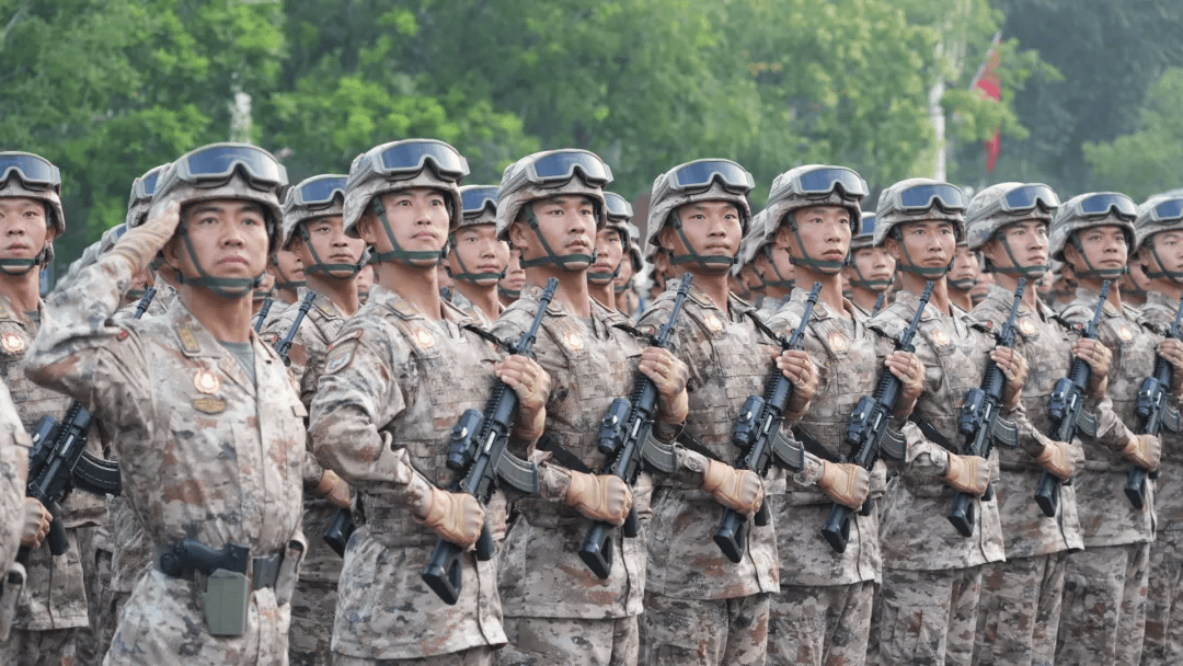 军事记者直击丨受阅部队已准备就绪