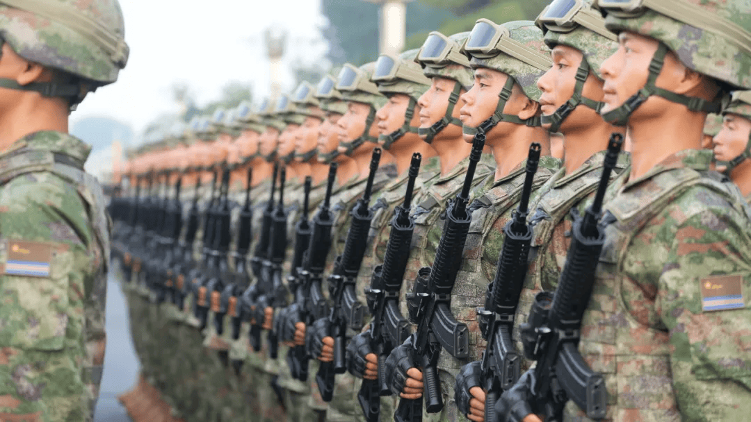 军事记者直击丨受阅部队已准备就绪