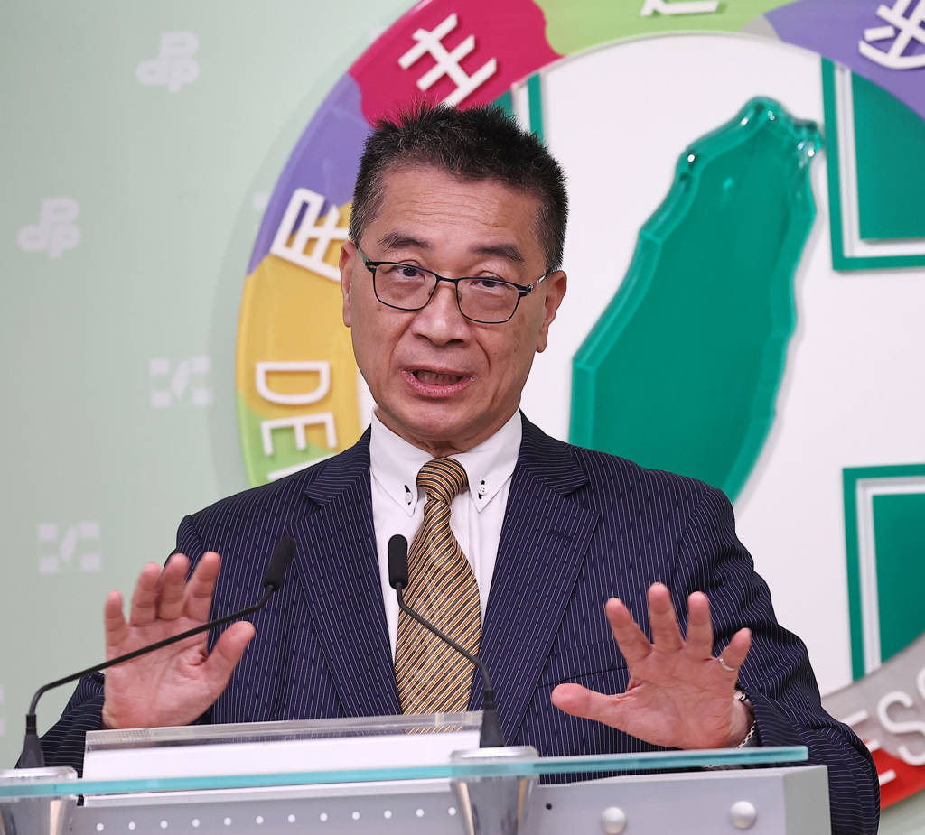 徐国勇宣称“没台湾光复节” 万人投票超打脸