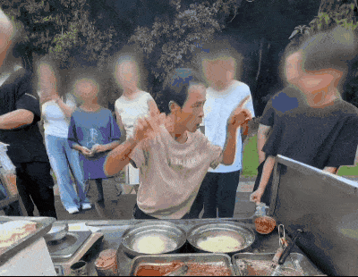 “鸡排哥”将去南京炸鸡排，网友：全国巡炸开始了？